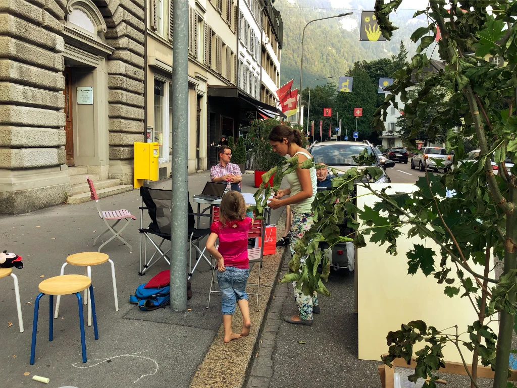 Hier könnte ein Baum stehen von Kaj am PARK(ing) Day 2020 in Glarus