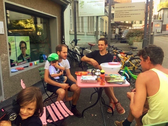 Brot und Spiele statt Parkplatz von Anina und Freunden am PARK(ing) Day 2020 in Rapperswil