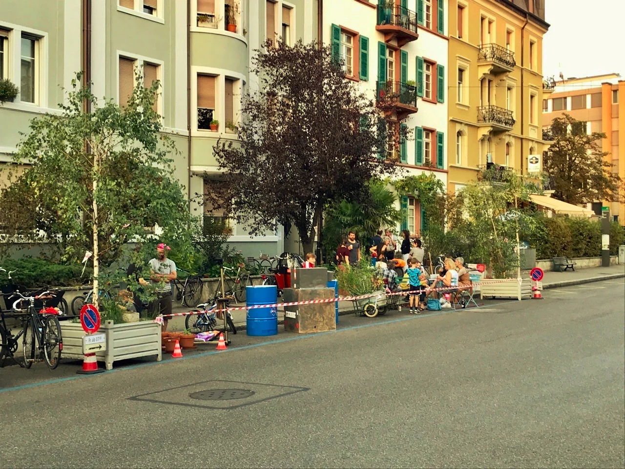  Platz Da statt Mazda! von Alexander und Freunden an der Hegenheimerstrasse am PARK(ing) Day 2020 in Basel