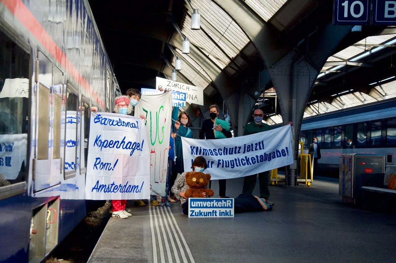 Nachtzugaktion am Hauptbahnhof Zürich - Ja zum Klimaschutz heisst Ja zum Nachtzug