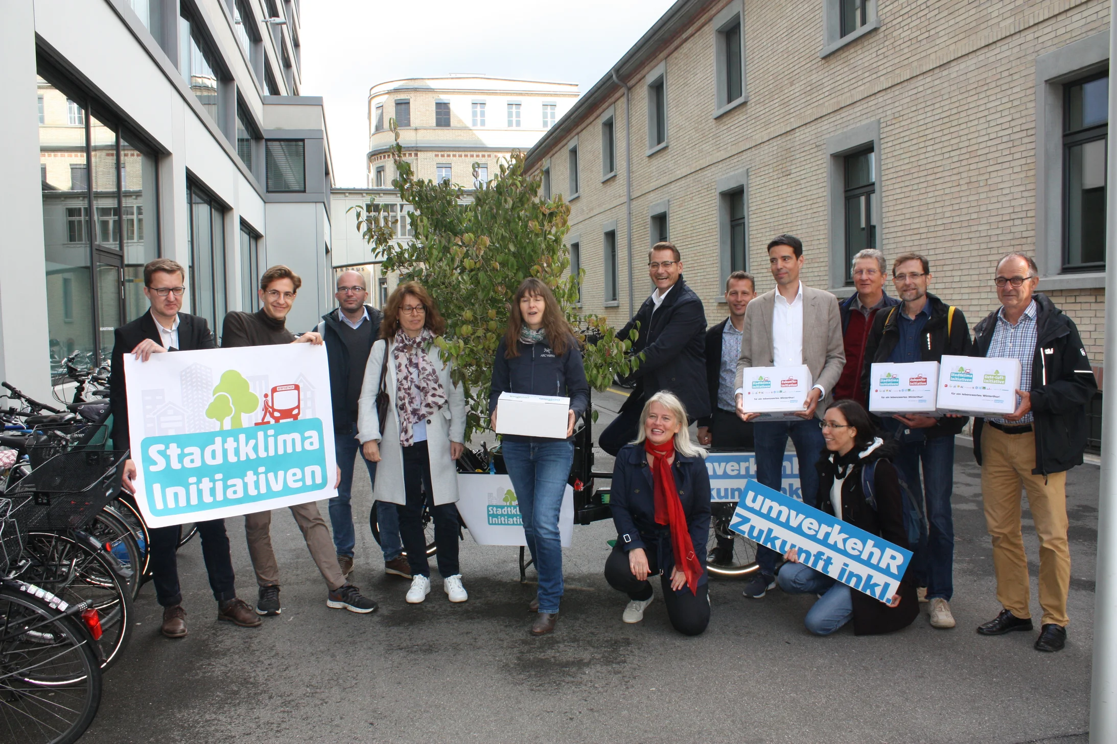 Einreichung der Stadtklima-Initiativen in Winterthur