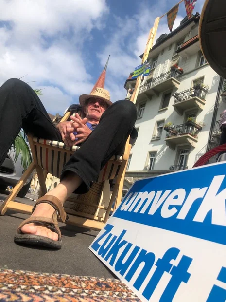 PARK(ing) Day 2021, Luzern, Zähringerstrasse Parkplatz Nr.23, Quartiertreff statt Parkplatz mit Angela von der Klimagruppe Bruch