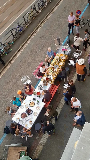 PARK(ing) Day 2021, Basel, Spalenring, Spaghetti-Plausch und Live Jazz Manouche