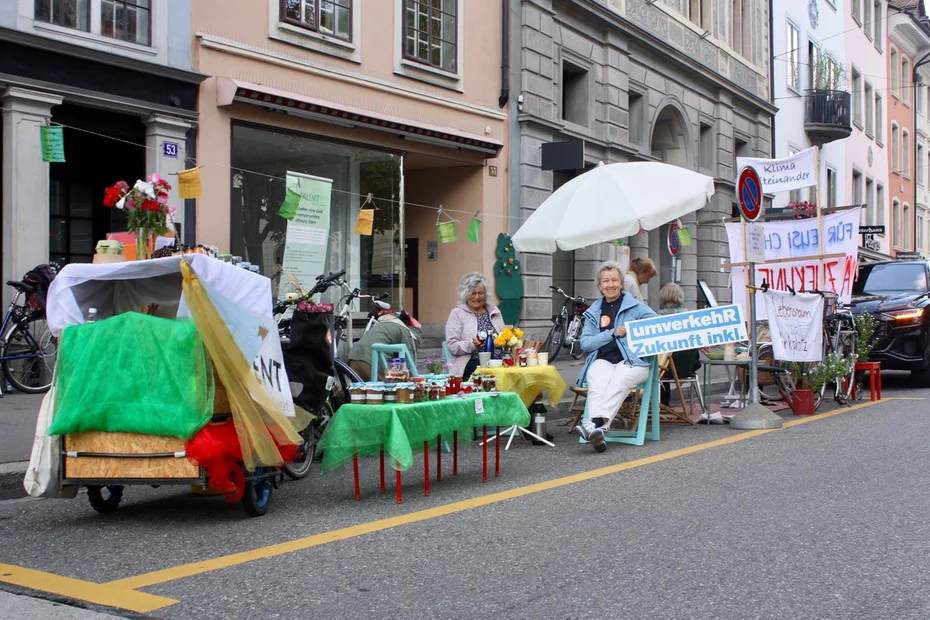 PARK(ing) Day 2021, Winterthur, Stadthausstrasse, Parke für’s Leben mit Rita von den KlimaGrosseltern, der Integralen Politik,