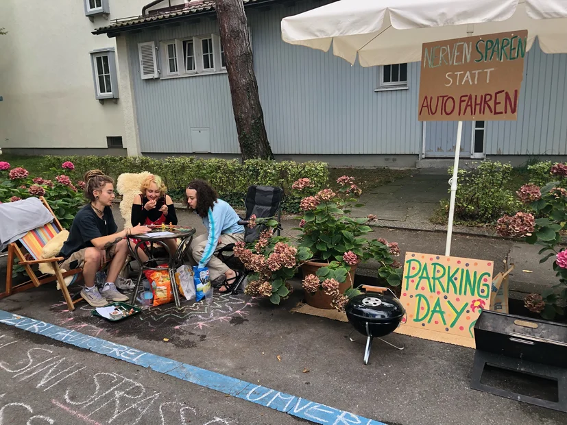 PARK(ing) Day 2021, Zürich, Brahmsstrasse, Dinieren statt Parkieren