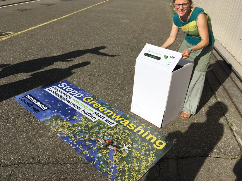 Banner mit Greenwashingmaschine umverkehR